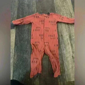 Gerber sleep and play.